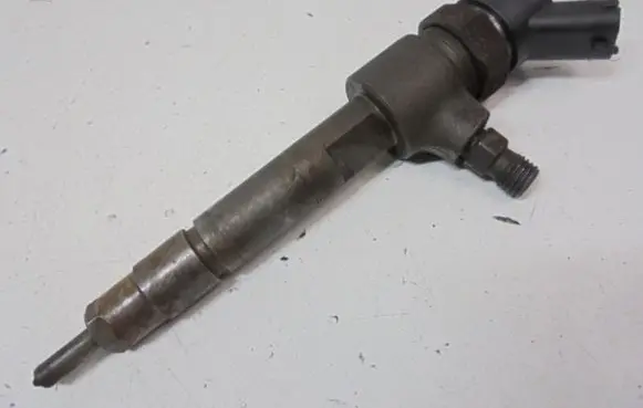 Alfa Romeo 147 Fuel injector 0445110119