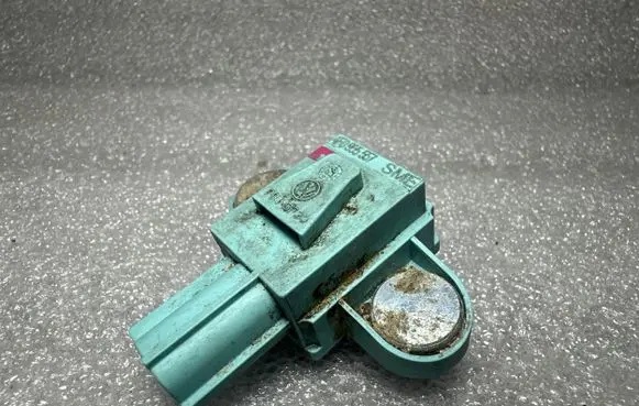 Audi A6 S6 C6 4F Airbag deployment crash/impact sensor 4F0955557