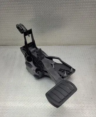 Peugeot 308 Brake pedal 9832495680