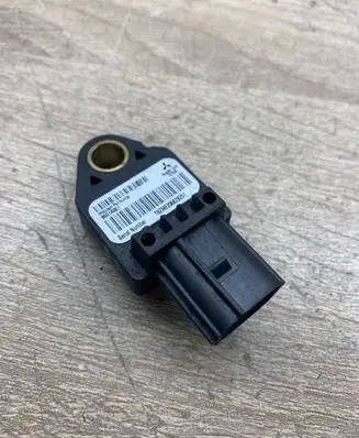 Mitsubishi Outlander Airbag deployment crash/impact sensor 8651A001 USED