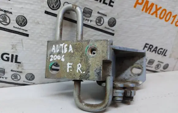Seat Altea Front door upper hinge 5p0831412