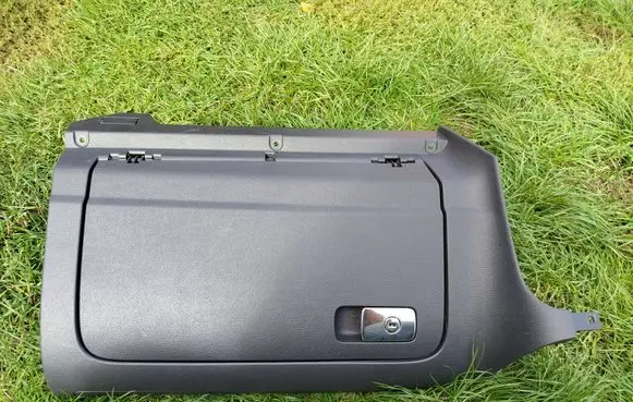 Volkswagen Golf V Glove box 1K1857290 1K0919237 6L0947565