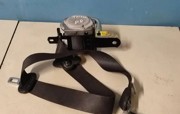 Hyundai Tucson JM Front seatbelt 888202E401