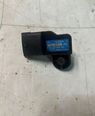 Opel Vectra C Air pressure sensor 0281002437