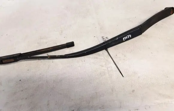 Hyundai Santa Fe Front wiper blade arm