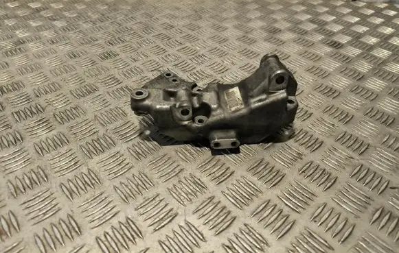 Volvo XC90 Generator/alternator bracket 31430702