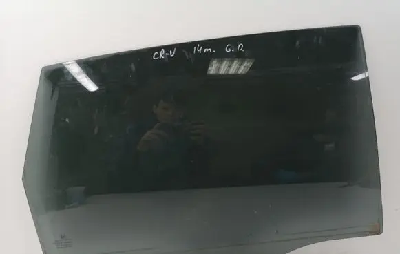 Honda CR-V Rear door window glass