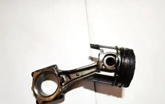 Piston with connecting rod