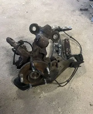 Nissan Primera Front wheel hub spindle knuckle