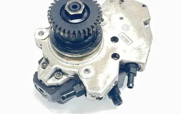 Mercedes-Benz ML W164 Fuel injection high pressure pump A6420700201