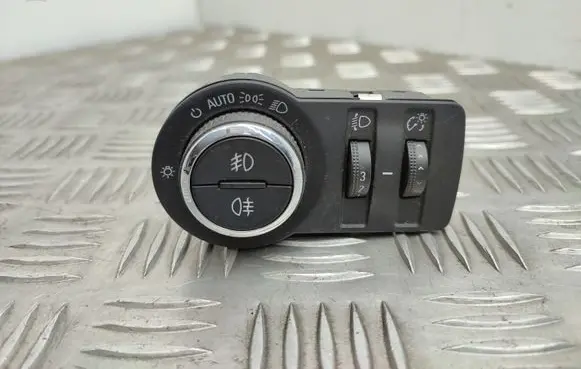 Opel Insignia A Light switch 13268702