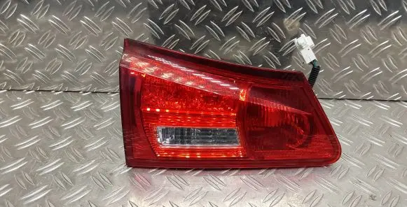 Lexus IS 220D-250-350 Tailgate rear/tail lights