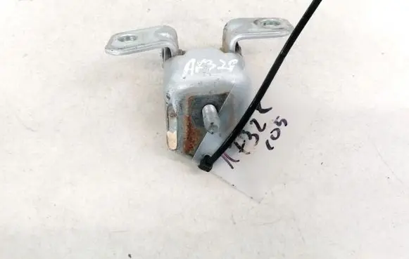 Mazda 3 I Tailgate/trunk/boot hinge