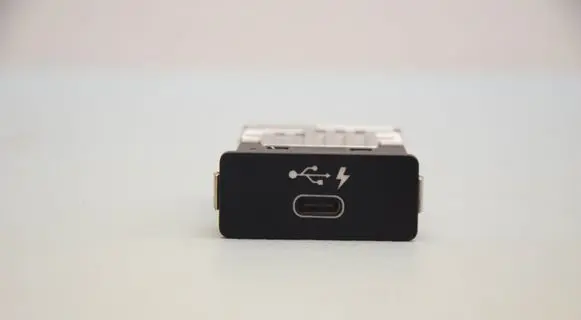 BMW X5 F15 USB socket connector 8711939