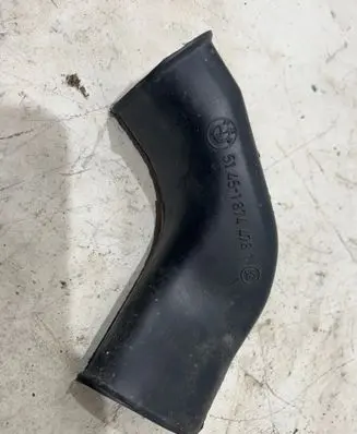 BMW 5 E28 Breather hose/pipe 1874478