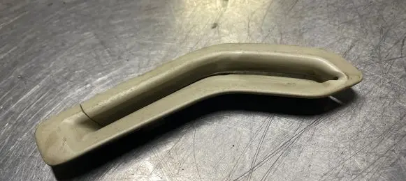 Volvo V70 Seat belt trim 1882