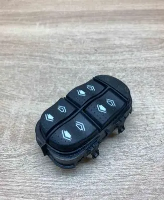 Ford Focus Electric window control switch 98AB14A132DE 03162252
