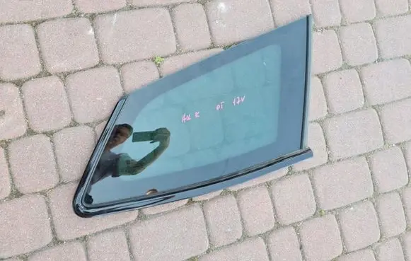 Opel Insignia B Sliding door window/glass 