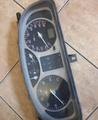 Renault Laguna II Speedometer (instrument cluster) 8200218875 7N14G283 5M12