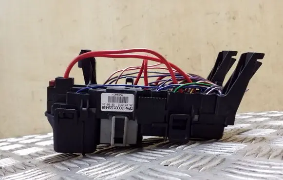 Volvo S60 Fuse module DPN13800159HWB
