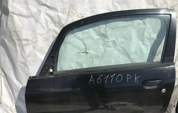 Mitsubishi Colt Front door