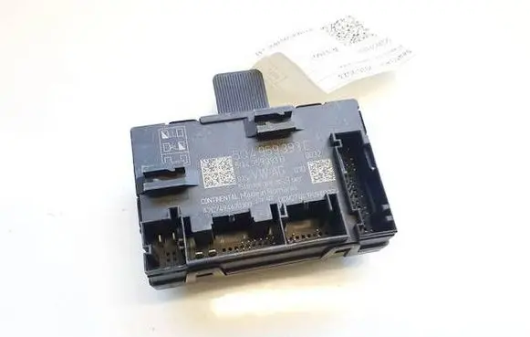 Seat Leon (5F) Door control unit/module 5Q4959393E 5Q4959393B