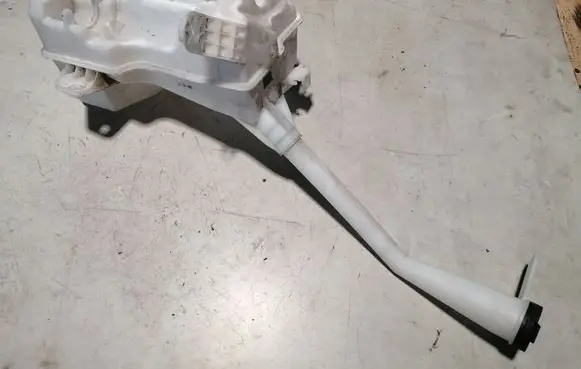 Buick Encore GX I Windshield washer fluid reservoir/tank 42759431 42759432