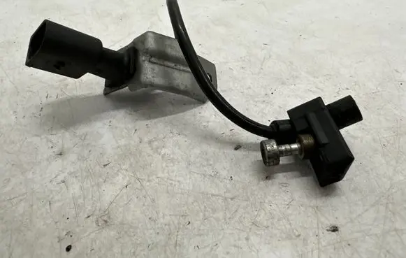 BMW 3 E90 E91 Crankshaft position sensor 0281002