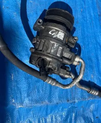 Volkswagen Golf VI Air conditioning (A/C) compressor (pump) 5n0820803f