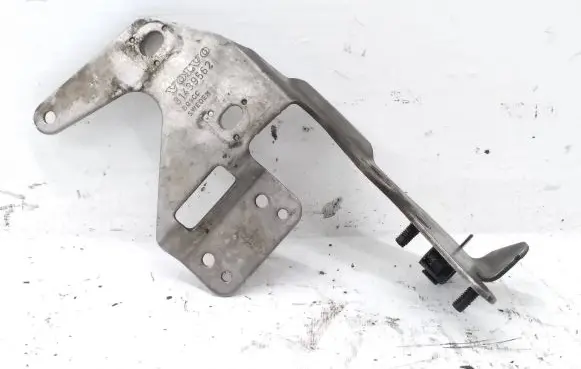 Volvo XC60 Muffler mount bracket/holder 31439562
