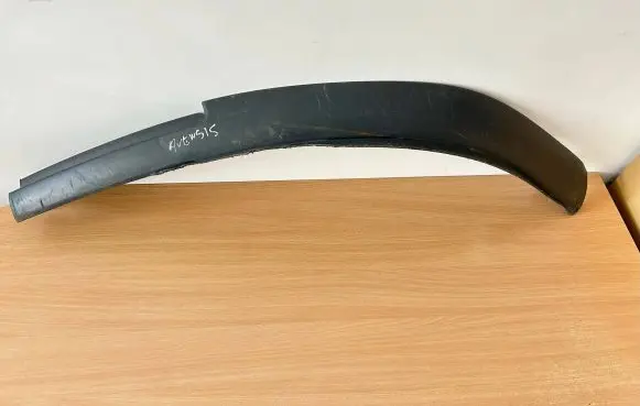 Toyota Avensis T250 Front bumper lip 7685205010