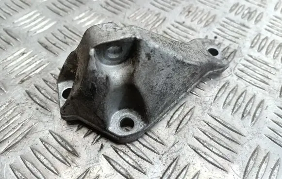 BMW 1 E81 E87 Fuel pump bracket 7804376