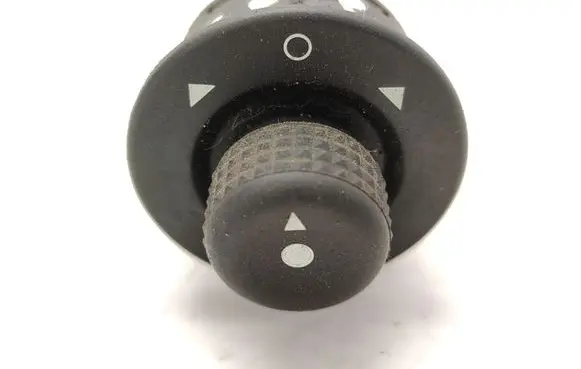 Peugeot 1007 Wing mirror switch 185526