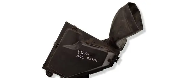 BMW 1 E82 E88 Air filter box 7797460