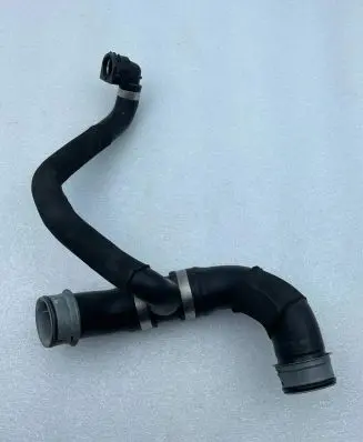 Mercedes-Benz SL AMG R231 Engine coolant pipe/hose A2315013282