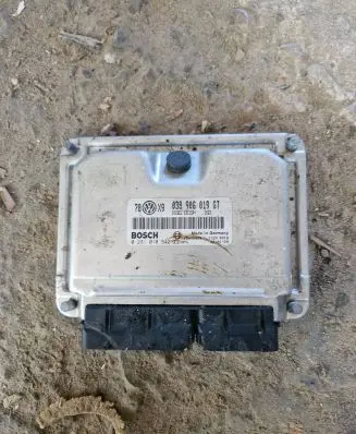 Volkswagen PASSAT B5.5 Engine control unit/module 038906019GT 0281010942