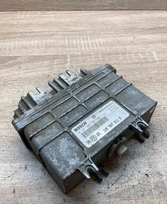 Volkswagen Golf III Engine control unit/module ECU 1H0907311P 0261203707 708