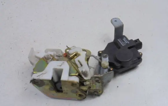 Mitsubishi Pajero Pinin Rear door lock MR349287