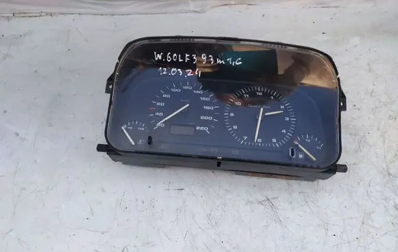 Volkswagen Golf III Speedometer (instrument cluster)