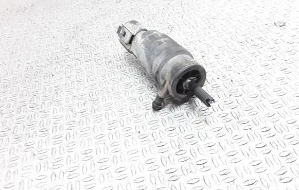 Mercedes-Benz C W203 Windscreen/windshield washer pump