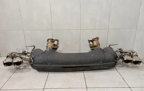 Chevrolet Corvette C8 Rear muffler/silencer tail pipe 85626329