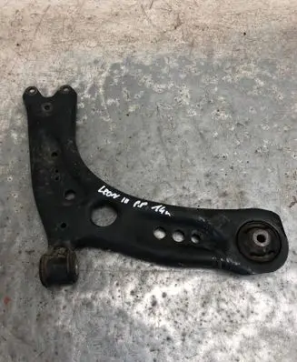 Seat Leon (5F) Front lower control arm/wishbone 5Q0407152L