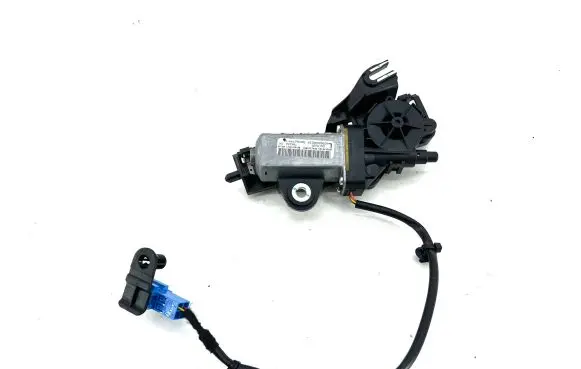 Mercedes-Benz E W213 Seat belt adjustment motor A2058600182