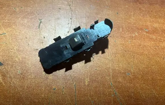 Citroen C4 I Electric window control switch 9651465577