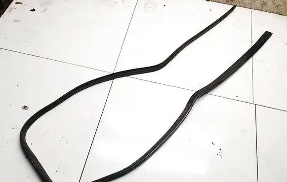 Mercedes-Benz E W211 Engine compartment rubber 