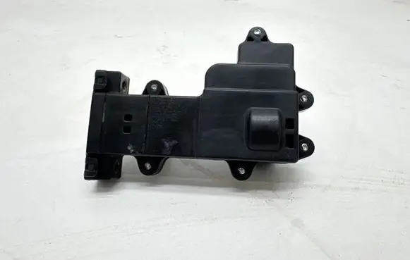 Tesla Model X Door control unit/module 104535400B
