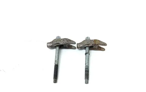Citroen Berlingo Fuel Injector clamp holder 9811760780