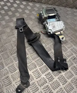 Mercedes-Benz E W212 Front seatbelt 617112100 010L0000