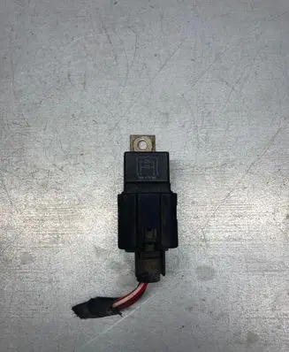 Volkswagen PASSAT B7 Other relay 3B0951253 V2313610063056