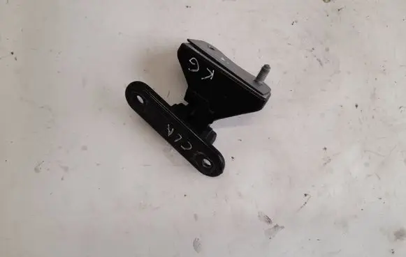 Mercedes-Benz CLA C117 X117 W117 Rear door lower hinge A046572